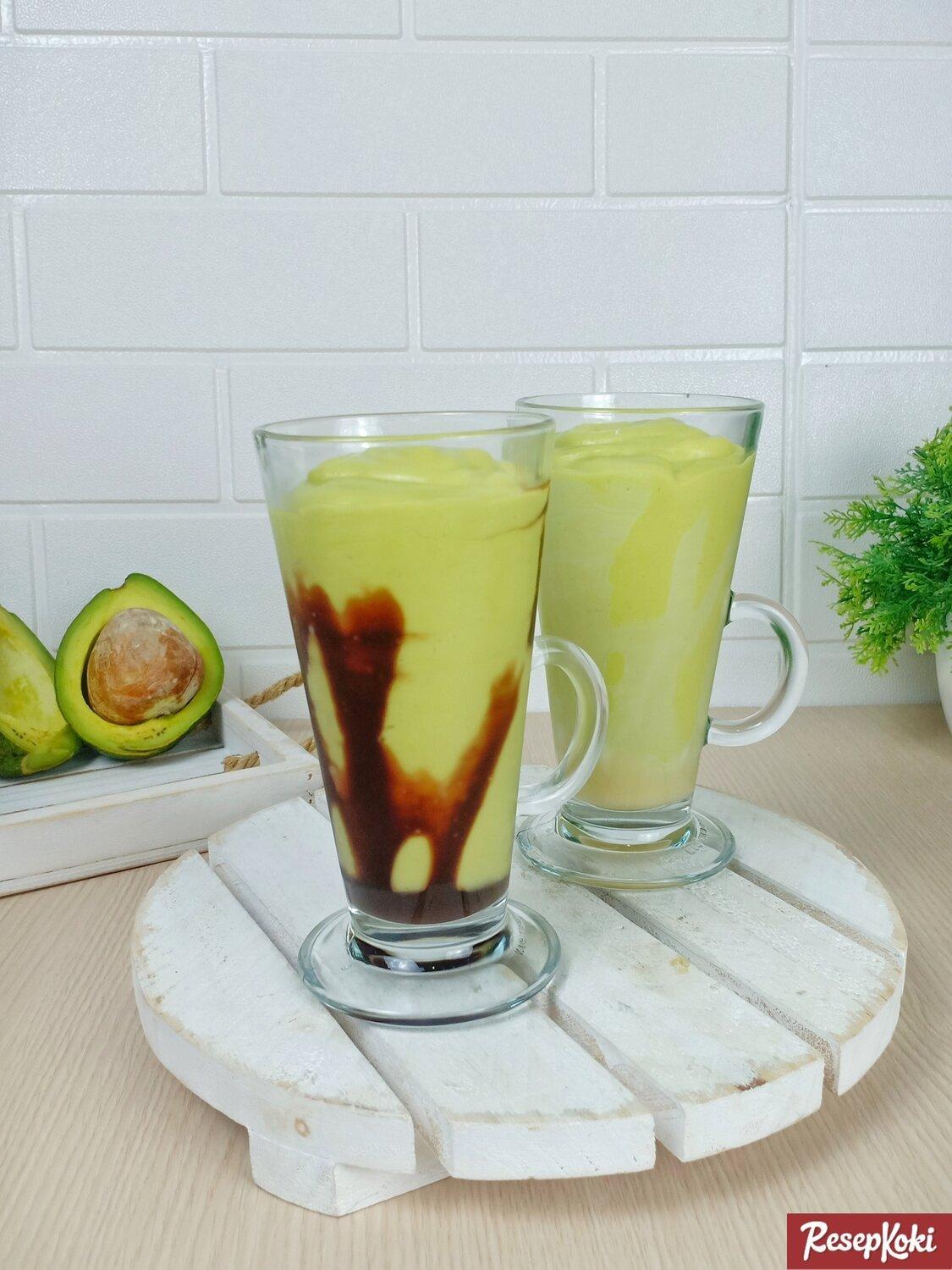 Authentic Avocado Juice from Indonesia — traditional Indonesian drink with step-by-step cooking instructions