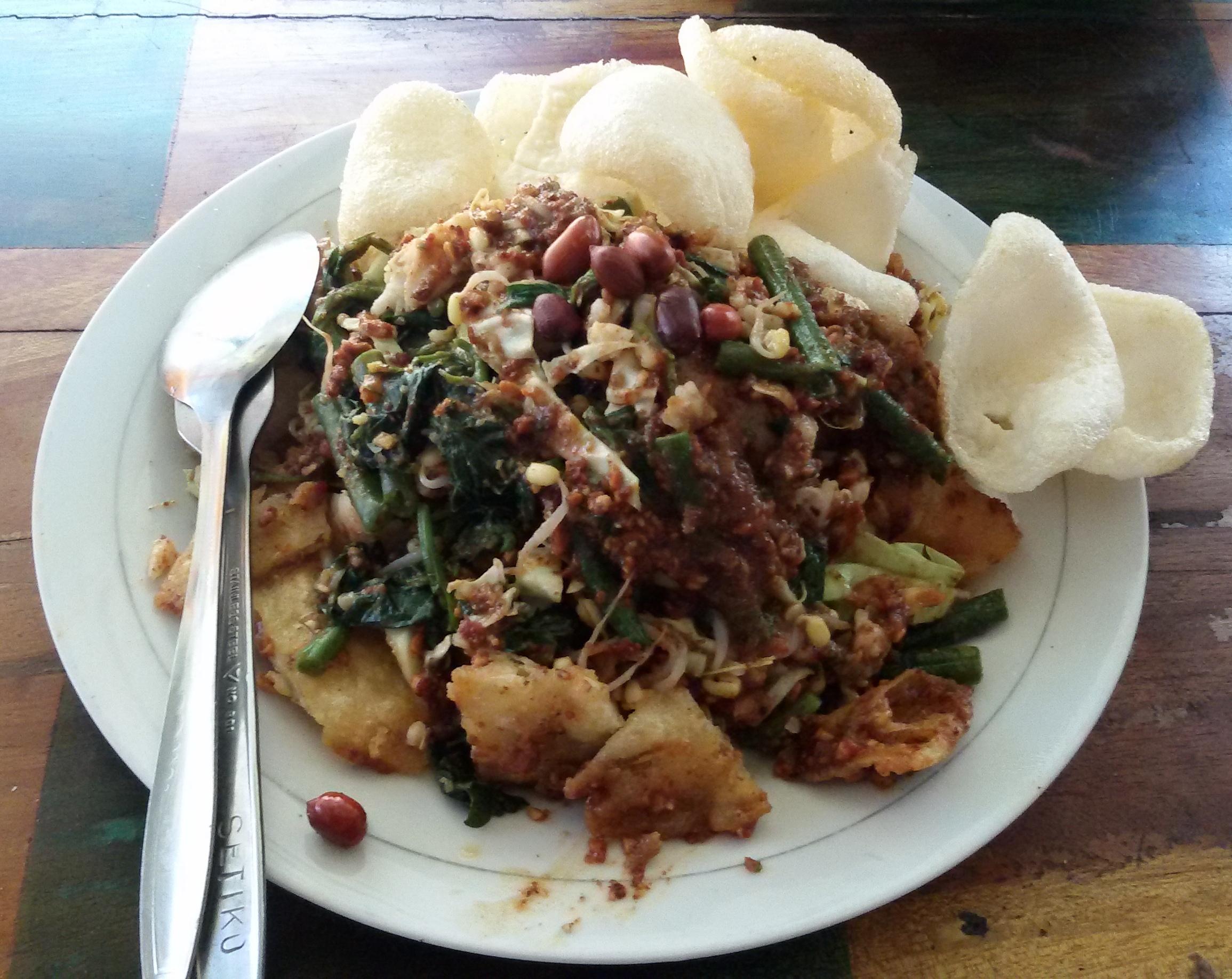 Authentic Lotek Vegetable Salad from Indonesia — traditional Indonesian main dish with step-by-step cooking instructions