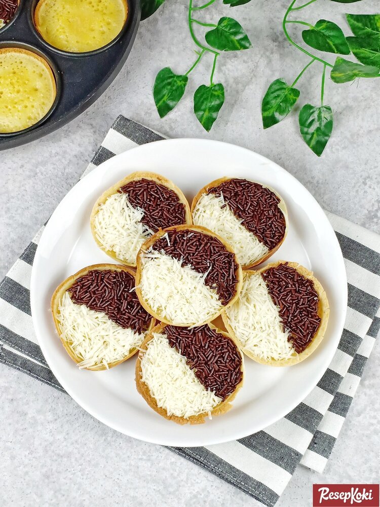 Authentic Martabak Manis Recipe: Indonesian Sweet Stuffed Pancake from Java