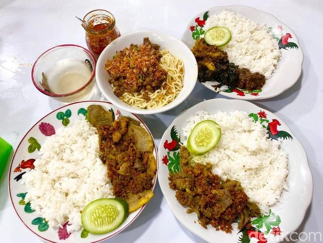 Authentic Nasi Empal from Indonesia — traditional Indonesian main dish with step-by-step cooking instructions