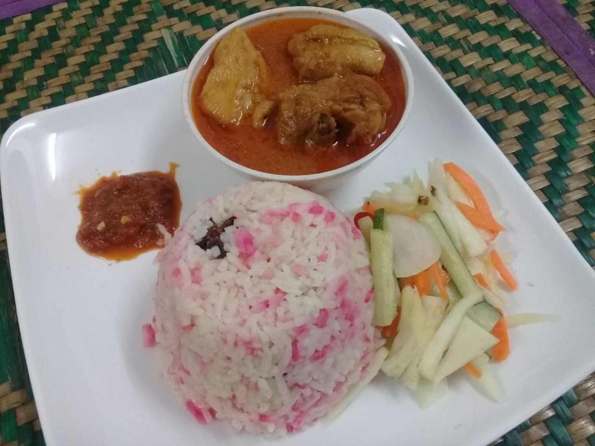 Authentic Nasi Minyak from Indonesia — traditional Indonesian main dish with step-by-step cooking instructions