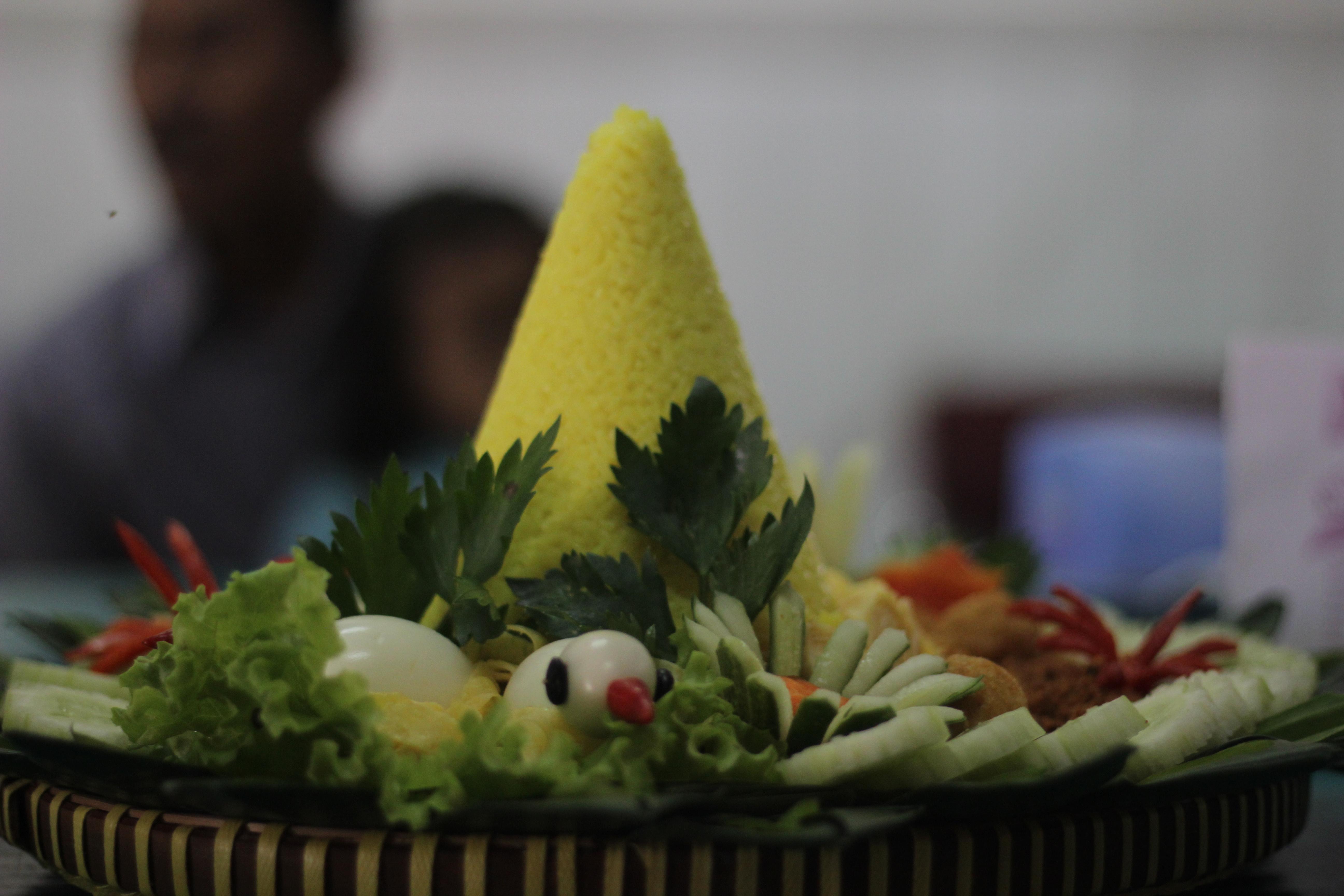 Authentic Nasi Tumpeng: Ceremonial Rice Cone from Java