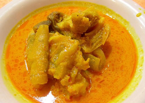 Authentic Sop Kaki Sapi Ayam: Beef Trotter and Chicken Soup from Java