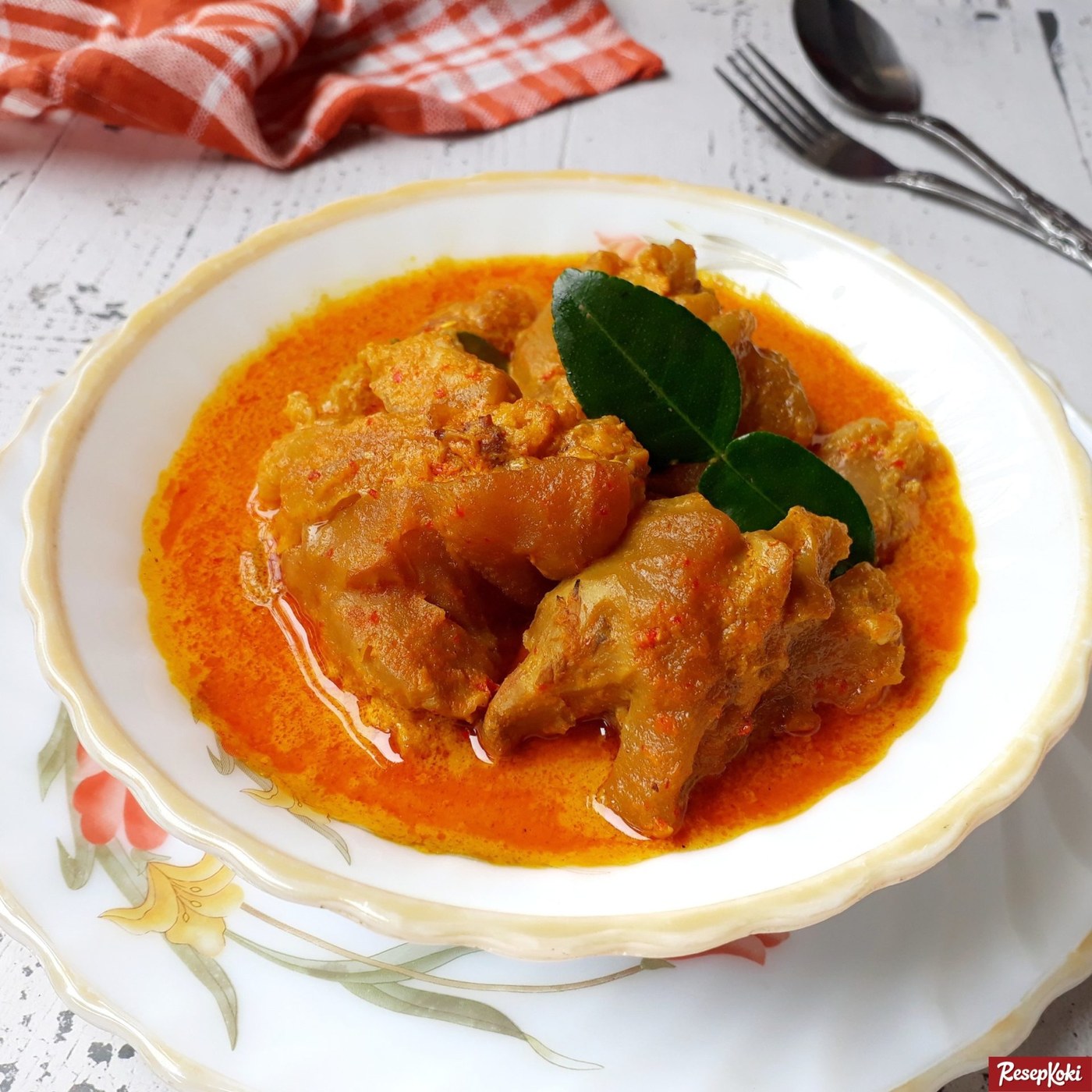 Authentic Sop Kaki Sapi Gulai: Beef Trotter Curry Soup from Java