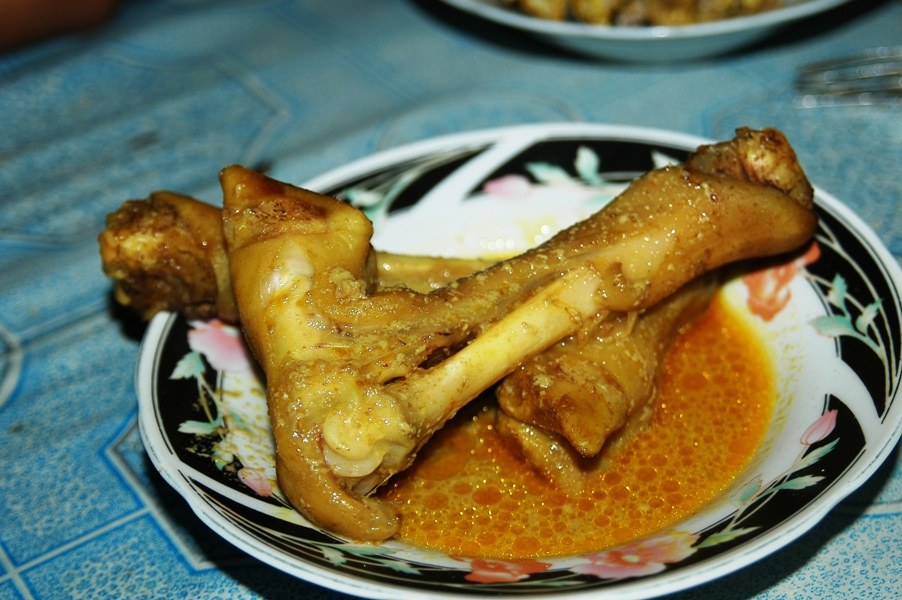 Authentic Sop Tunjang Sapi from Indonesia — traditional Indonesian soup with step-by-step cooking instructions